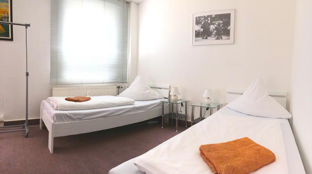 Near Brandenburg Gate - & Auberge de jeunesse *
