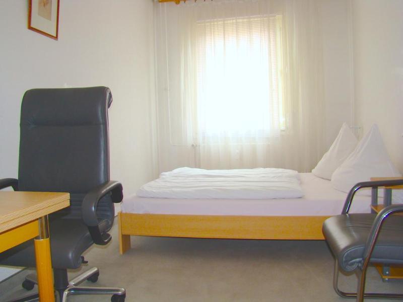 Auberge de jeunesse Near Brandenburg Gate - & *