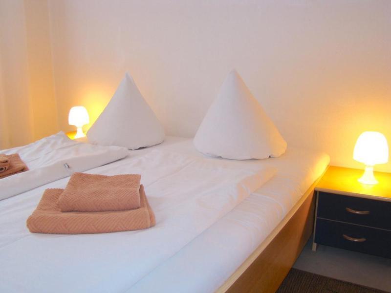 Auberge de jeunesse Near Brandenburg Gate - & *