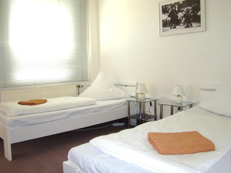 Auberge de jeunesse Near Brandenburg Gate - & *